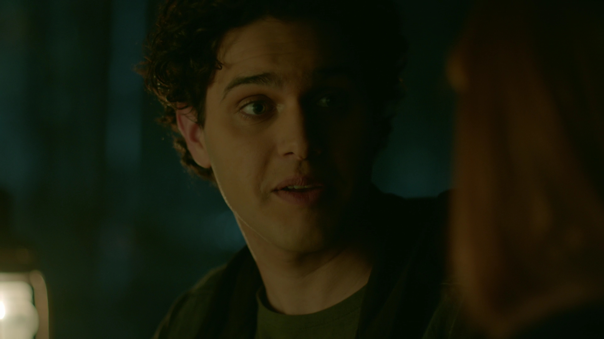 VampireDiariesWorld-dot-nl_Legacies1x15IllTellYouAStory01797.jpg