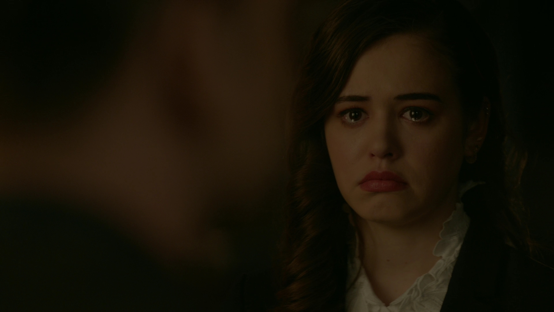VampireDiariesWorld-dot-nl_Legacies1x15IllTellYouAStory01836.jpg