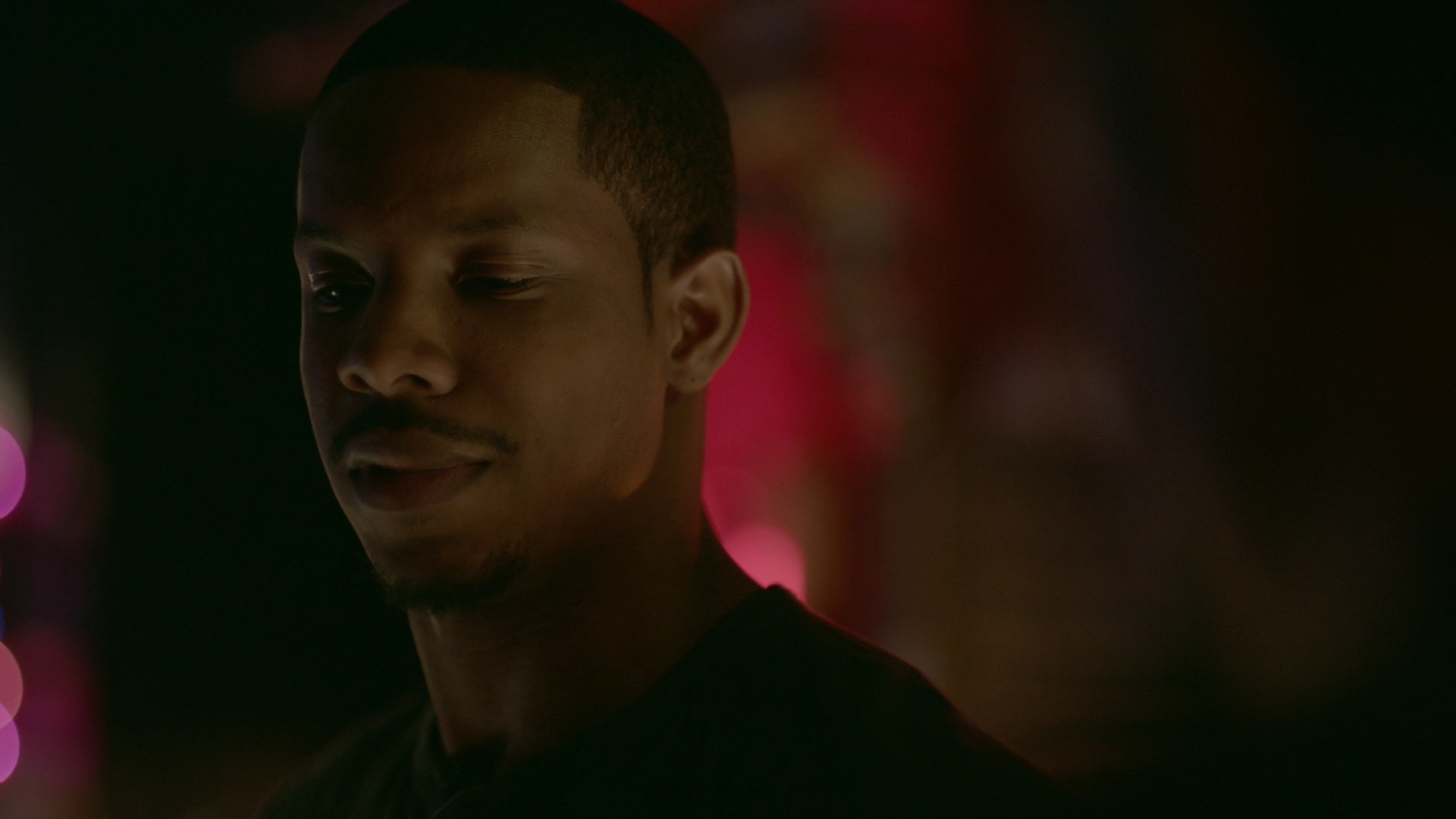 VampireDiariesWorld-dot-nl_Legacies1x15IllTellYouAStory02277.jpg