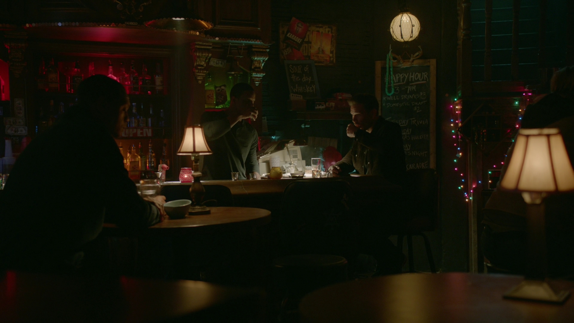 VampireDiariesWorld-dot-nl_Legacies1x15IllTellYouAStory02296.jpg