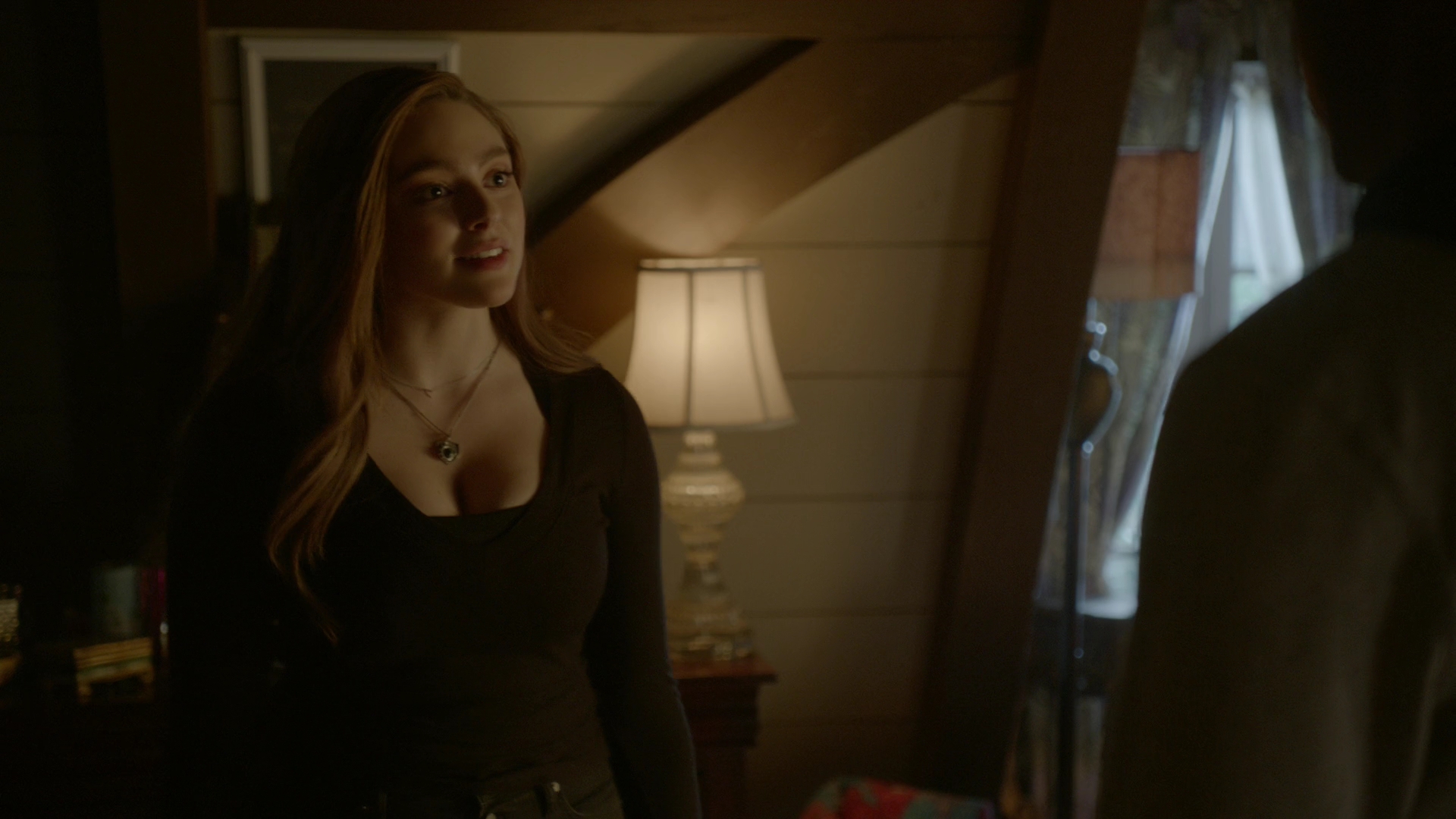 VampireDiariesWorld-dot-nl_Legacies1x15IllTellYouAStory02322.jpg