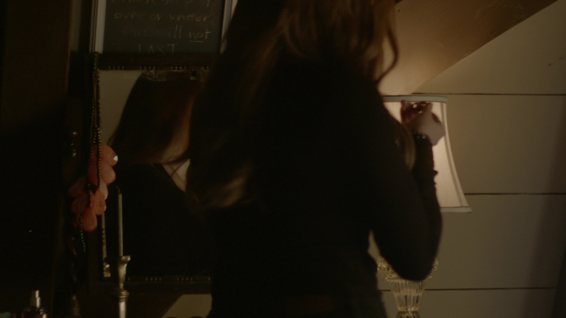 VampireDiariesWorld-dot-nl_Legacies1x15IllTellYouAStory02399.jpg