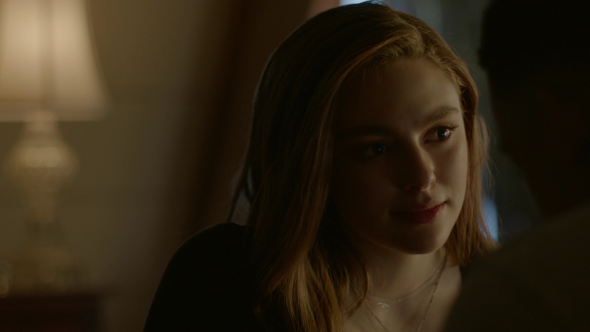 VampireDiariesWorld-dot-nl_Legacies1x15IllTellYouAStory02418.jpg