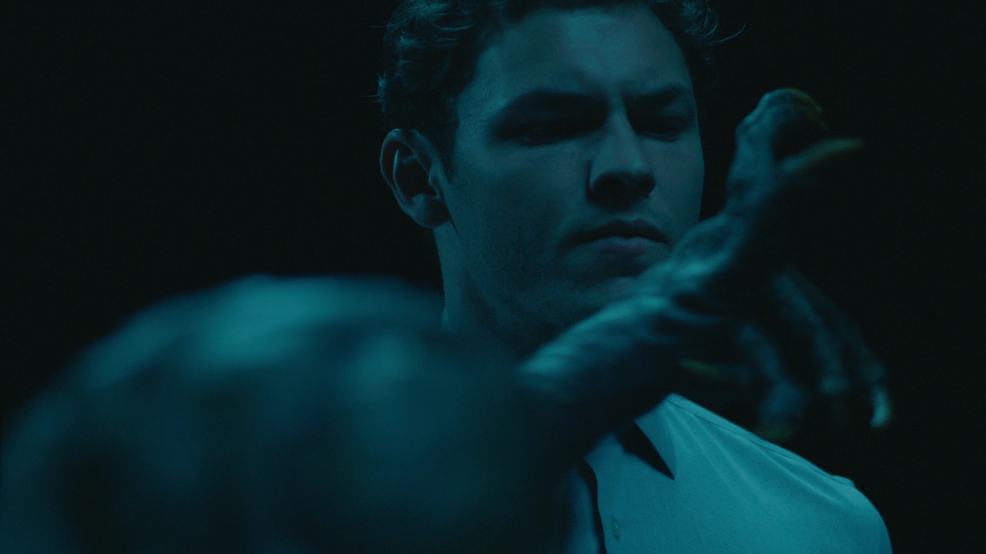 vampirediariesworld-dot-nl_Legacies2x01-IllNeverGiveUpHope01418.jpg
