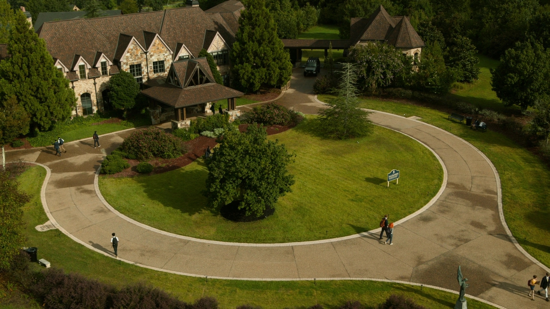 vampirediariesworld-dot-nl_Legacies2x02ThisYearWillBeDifferent01316.jpg
