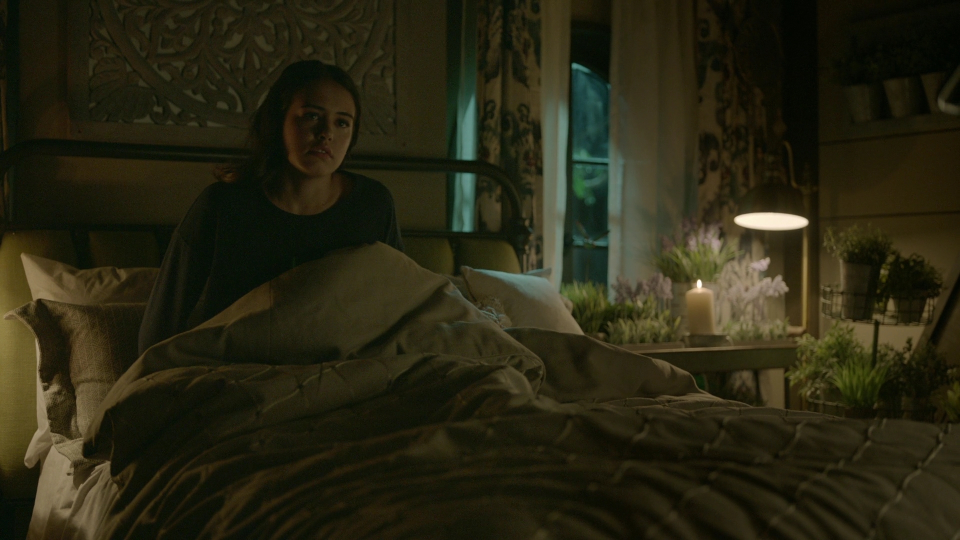 vampirediariesworld-dot-nl_Legacies2x02ThisYearWillBeDifferent02092.jpg