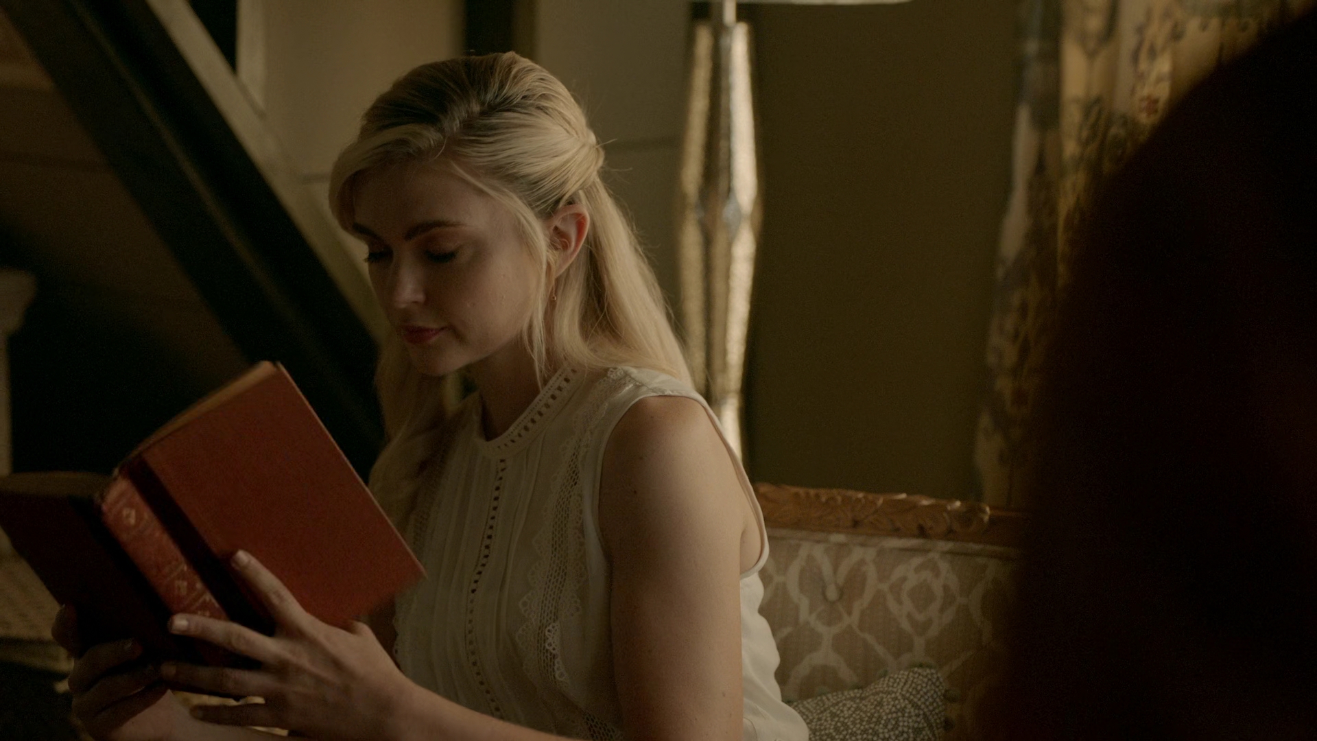 vampirediariesworld-dot-nl_Legacies2x03YouRemindMeofSomeoneIUsedtoKnow00380.jpg