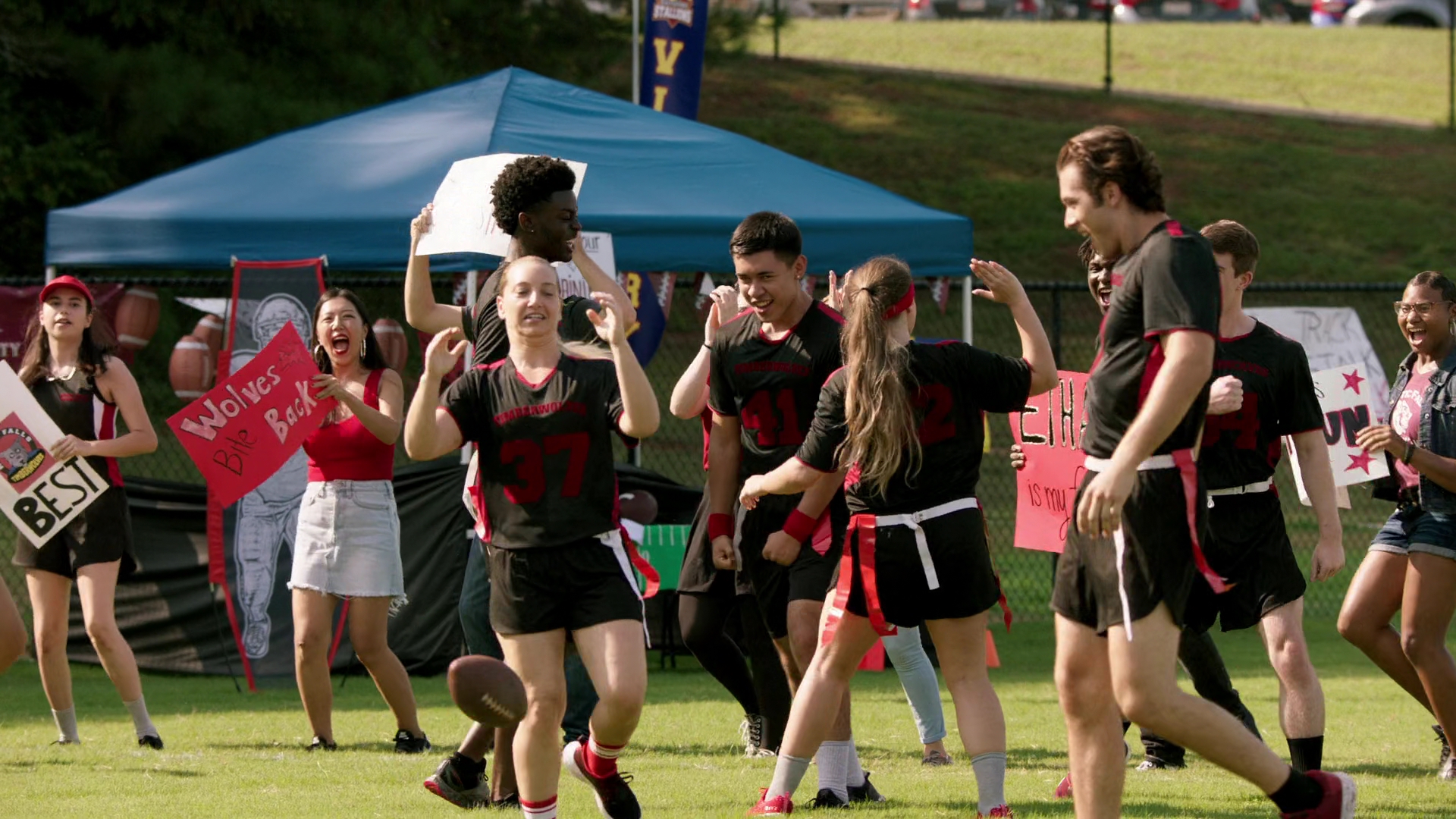 vampirediariesworld-dot-nl_Legacies2x03YouRemindMeofSomeoneIUsedtoKnow01640.jpg
