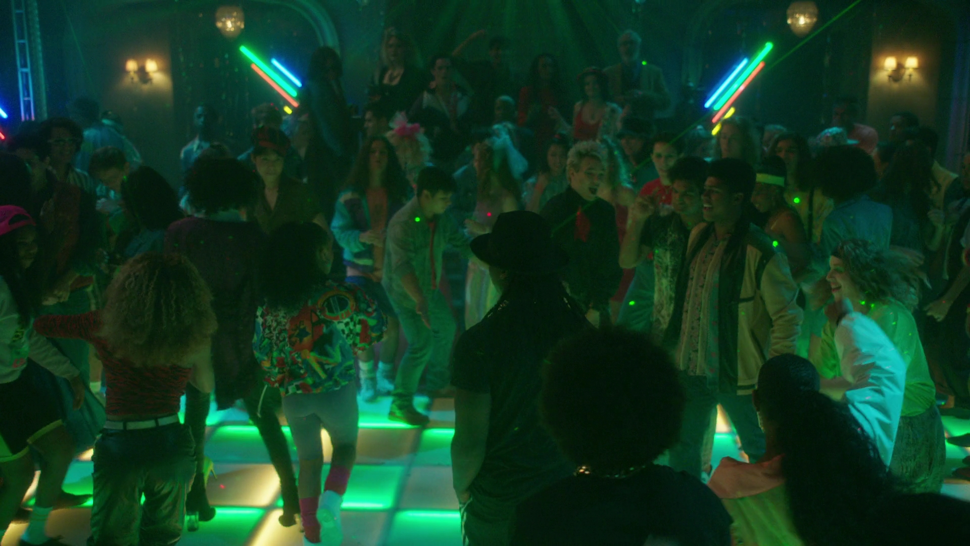 vampirediariesworld-dot-nl_Legacies2x05ScrewEndgame01434.jpg