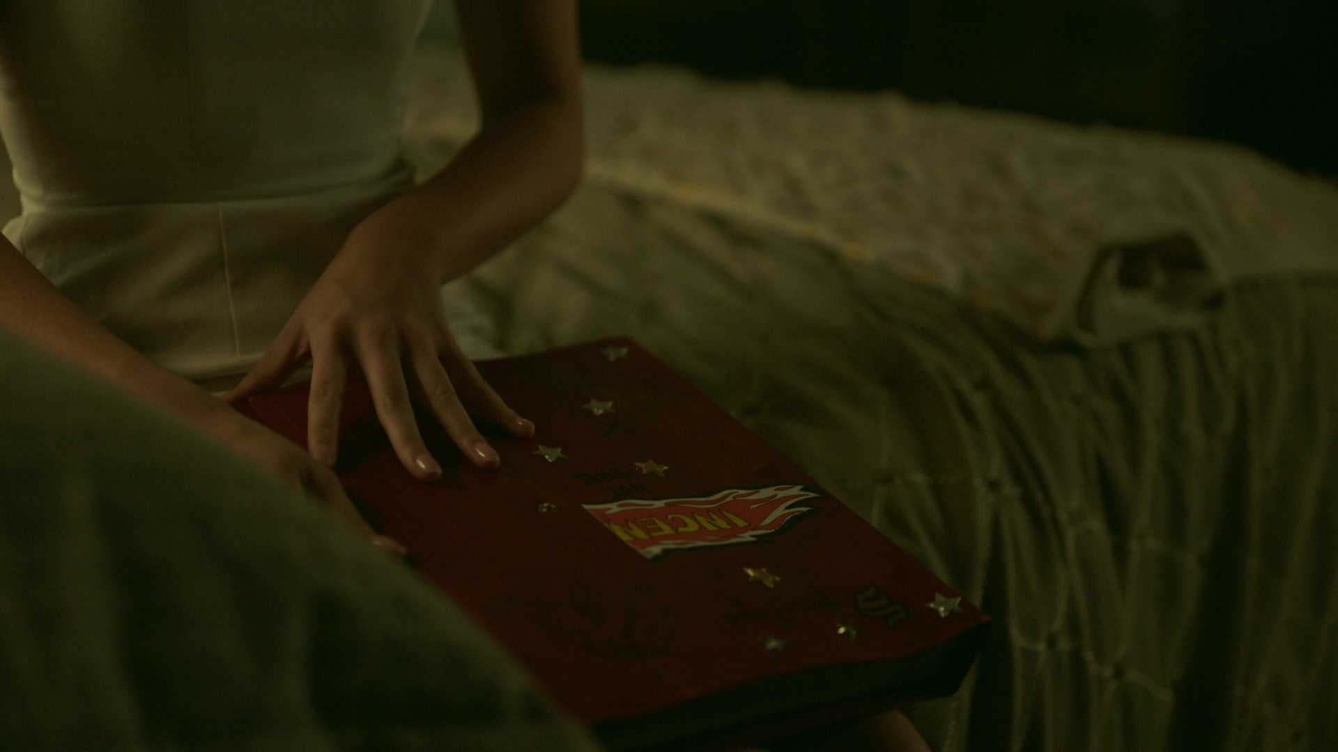 vampirediariesworld-dot-nl_Legacies2x05ScrewEndgame02255.jpg