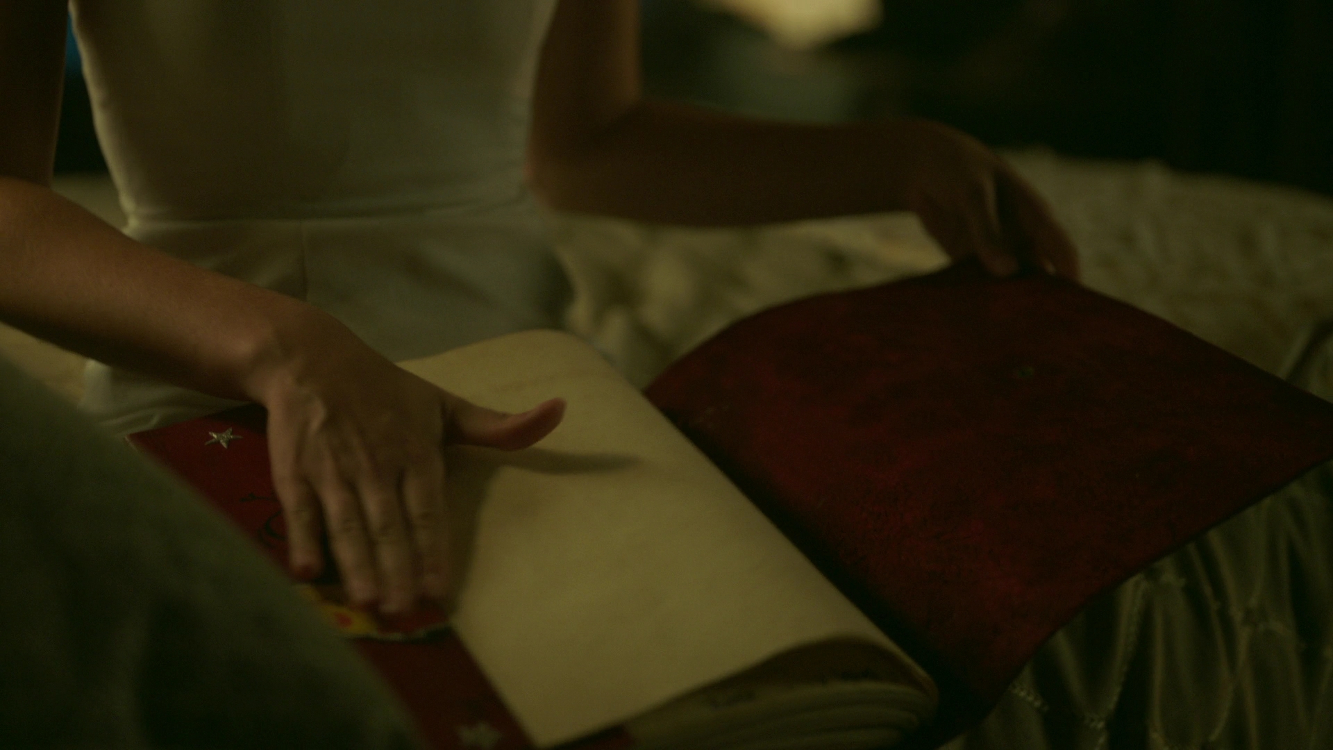vampirediariesworld-dot-nl_Legacies2x05ScrewEndgame02257.jpg