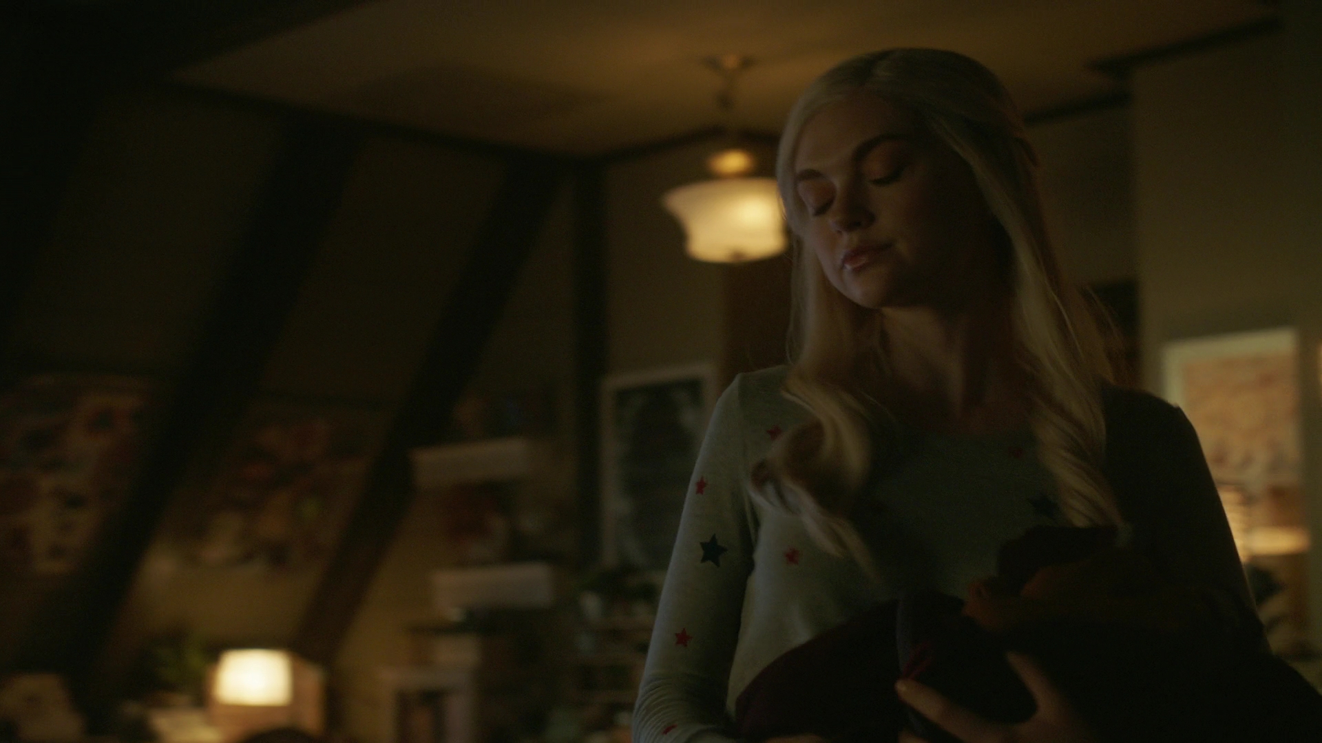 VampireDiariesWorld-dot-nl_Legacies2x08ThisChristmasIsSuprisinglyViolent0309.jpg