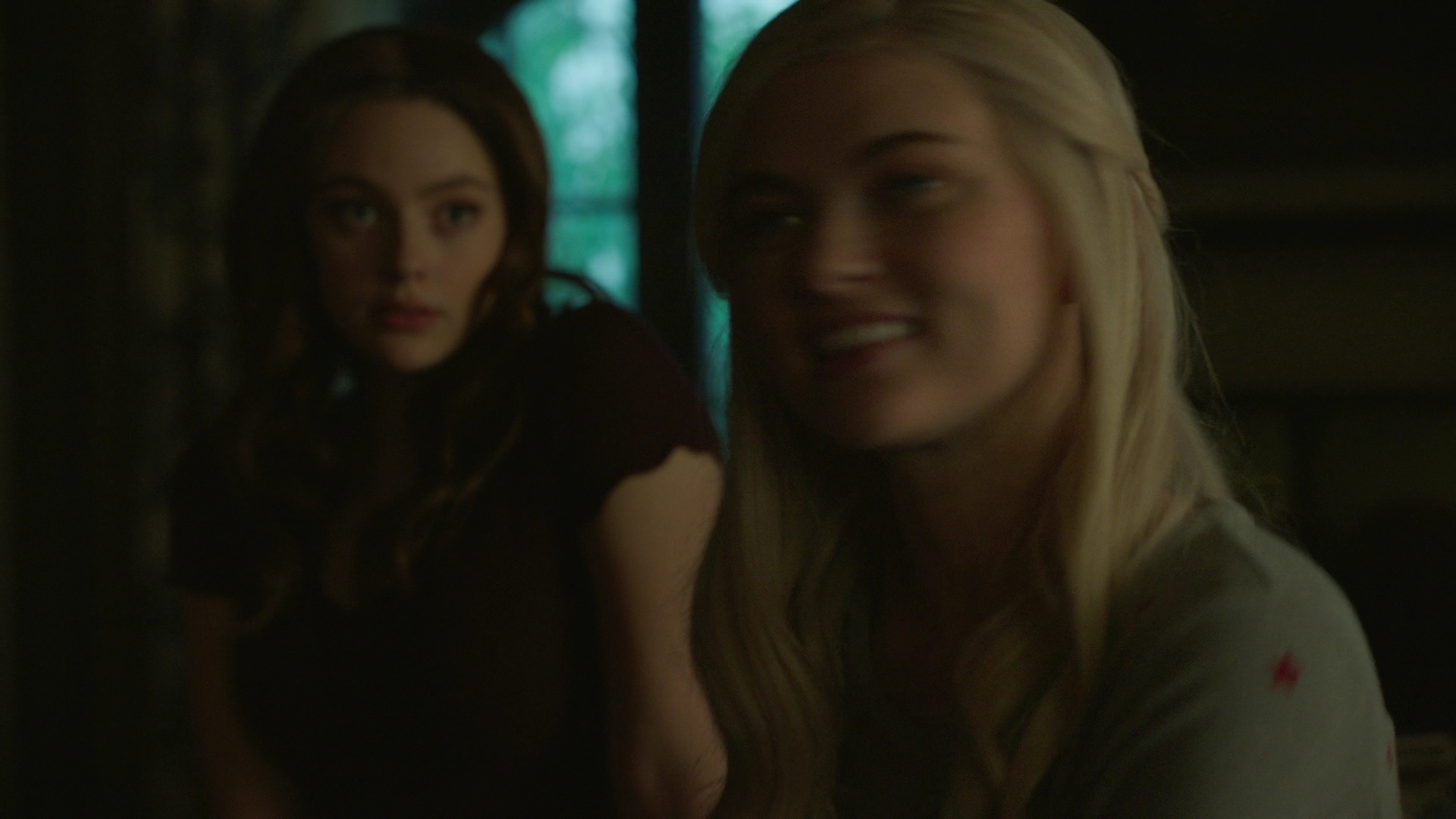 VampireDiariesWorld-dot-nl_Legacies2x08ThisChristmasIsSuprisinglyViolent0324.jpg