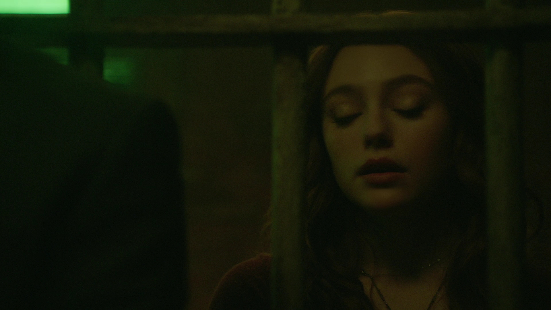 VampireDiariesWorld-dot-nl_Legacies2x08ThisChristmasIsSuprisinglyViolent0504.jpg