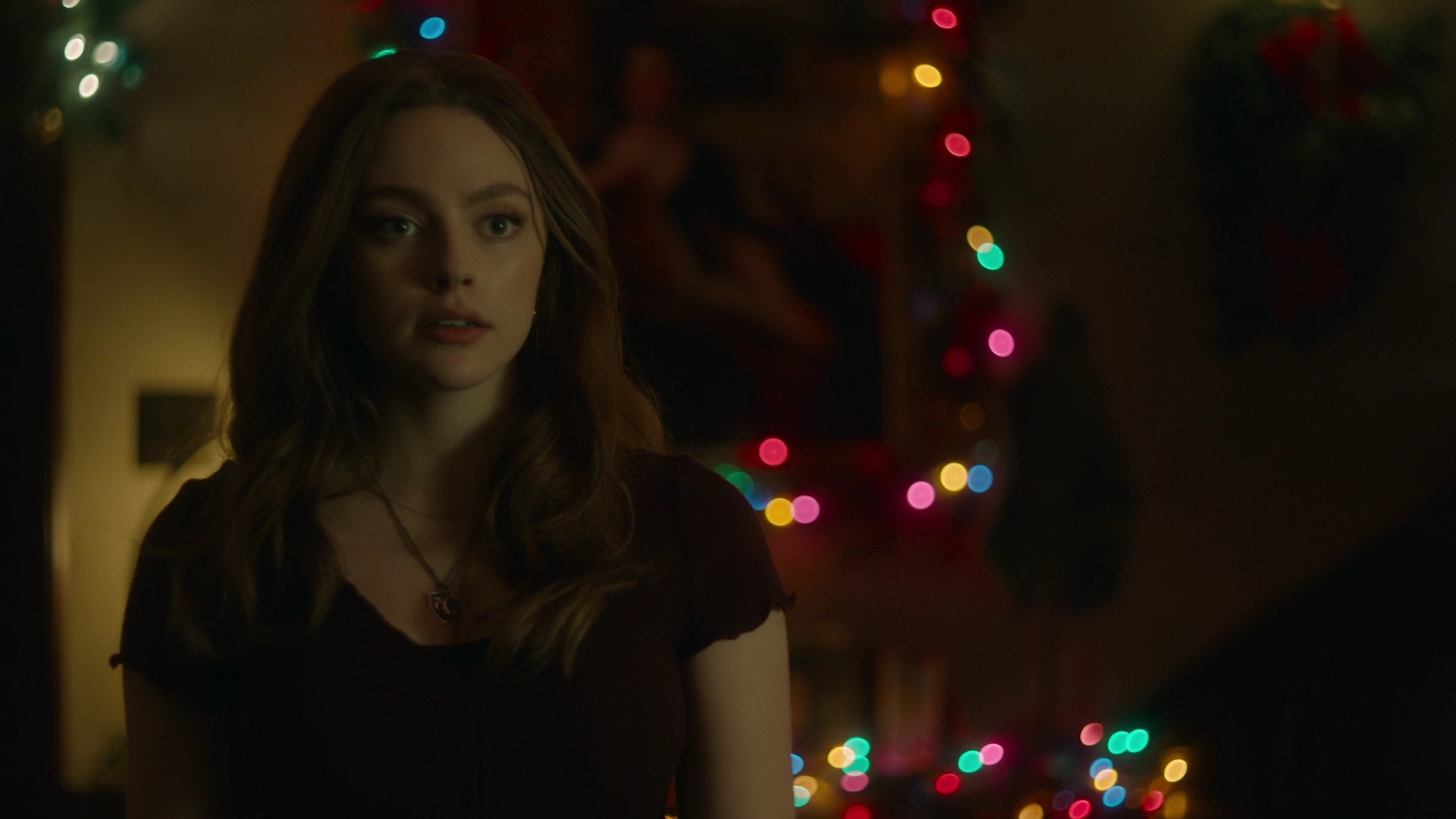 VampireDiariesWorld-dot-nl_Legacies2x08ThisChristmasIsSuprisinglyViolent1232.jpg