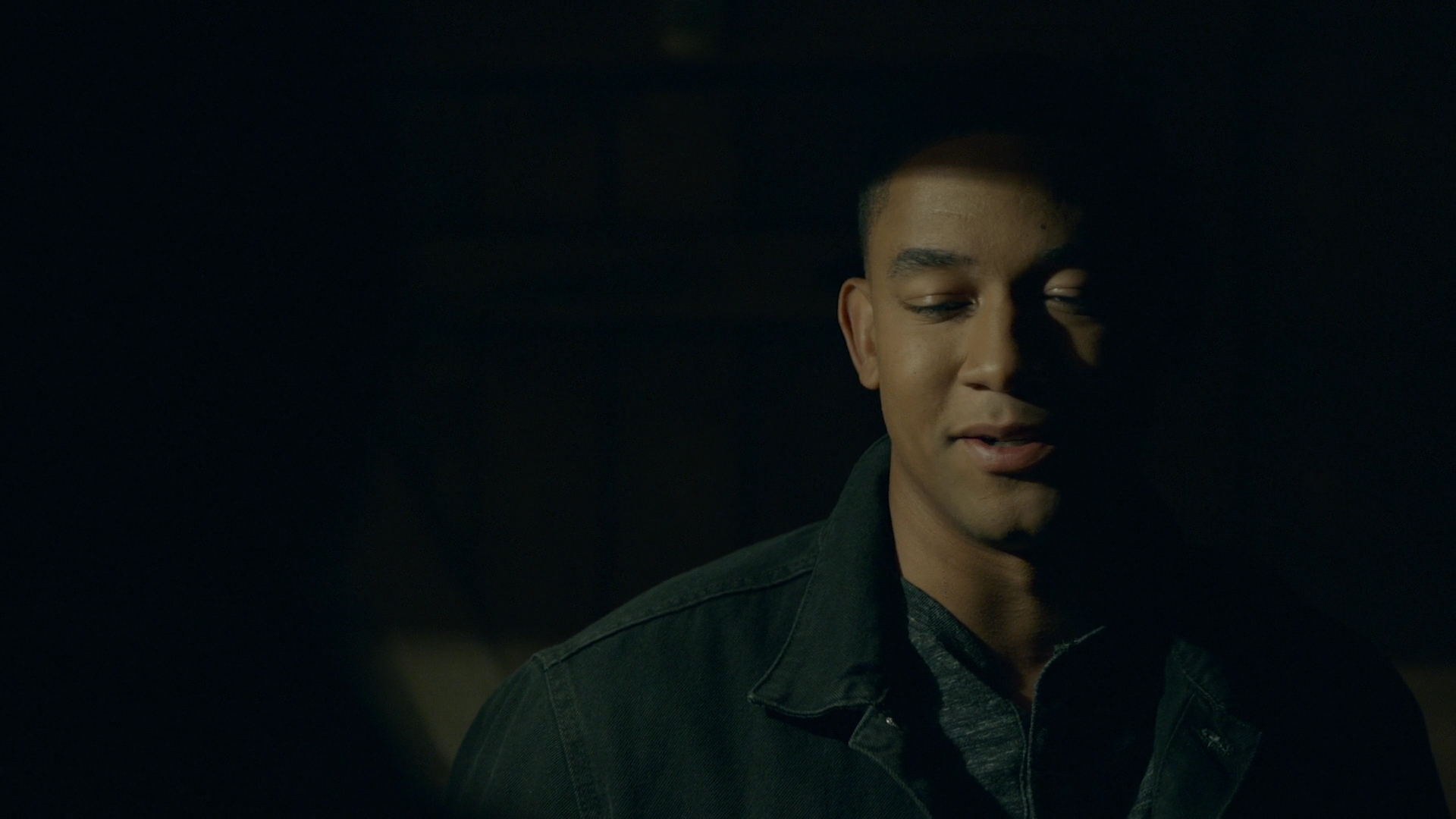 VampireDiariesWorld-dot-nl_Legacies2x08ThisChristmasIsSuprisinglyViolent1968.jpg