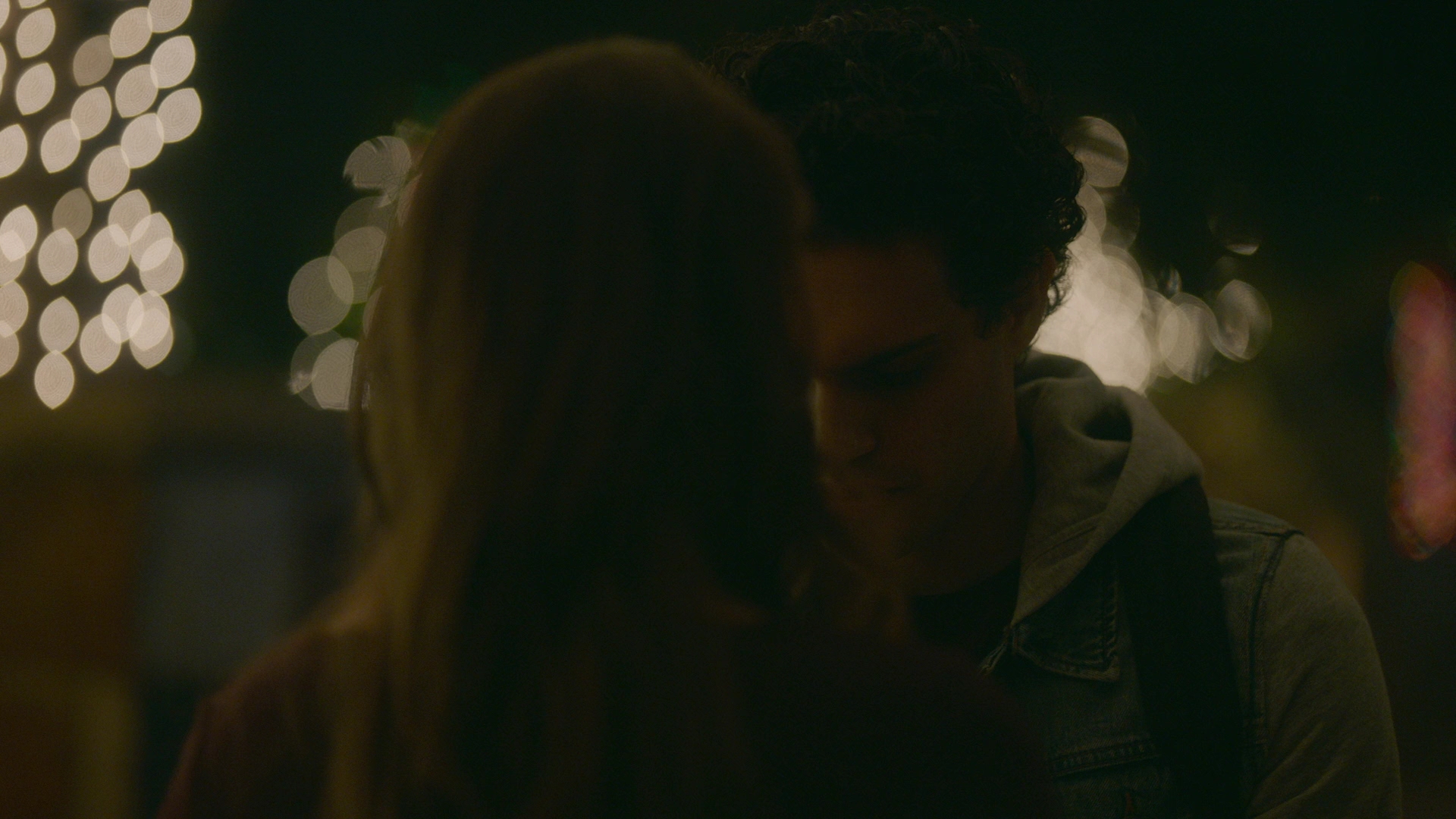 VampireDiariesWorld-dot-nl_Legacies2x08ThisChristmasIsSuprisinglyViolent2209.jpg