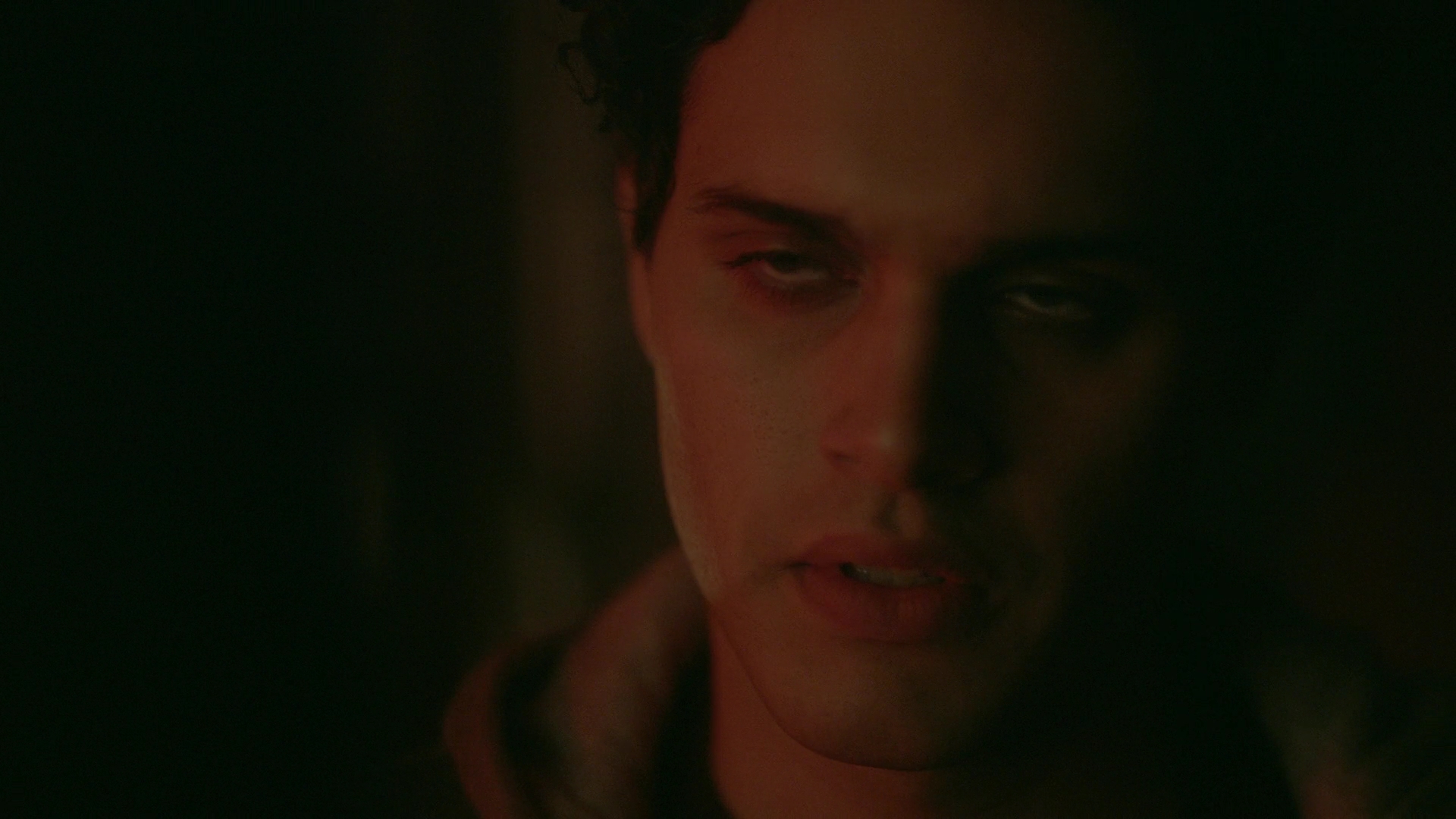 VampireDiariesWorld-dot-nl_Legacies2x08ThisChristmasIsSuprisinglyViolent2244.jpg