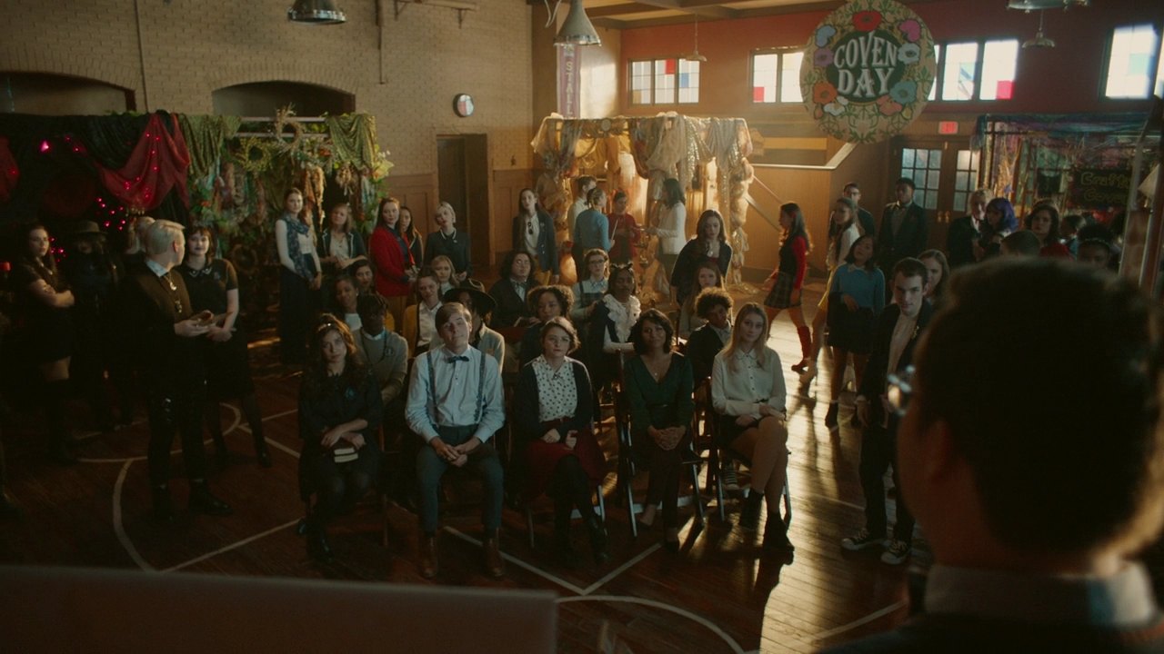 VampireDiariesWorld-dot-nl_Legacies2x10ThisisWhyWeDontEntrustPlanstoMuppetBabies0574.jpg