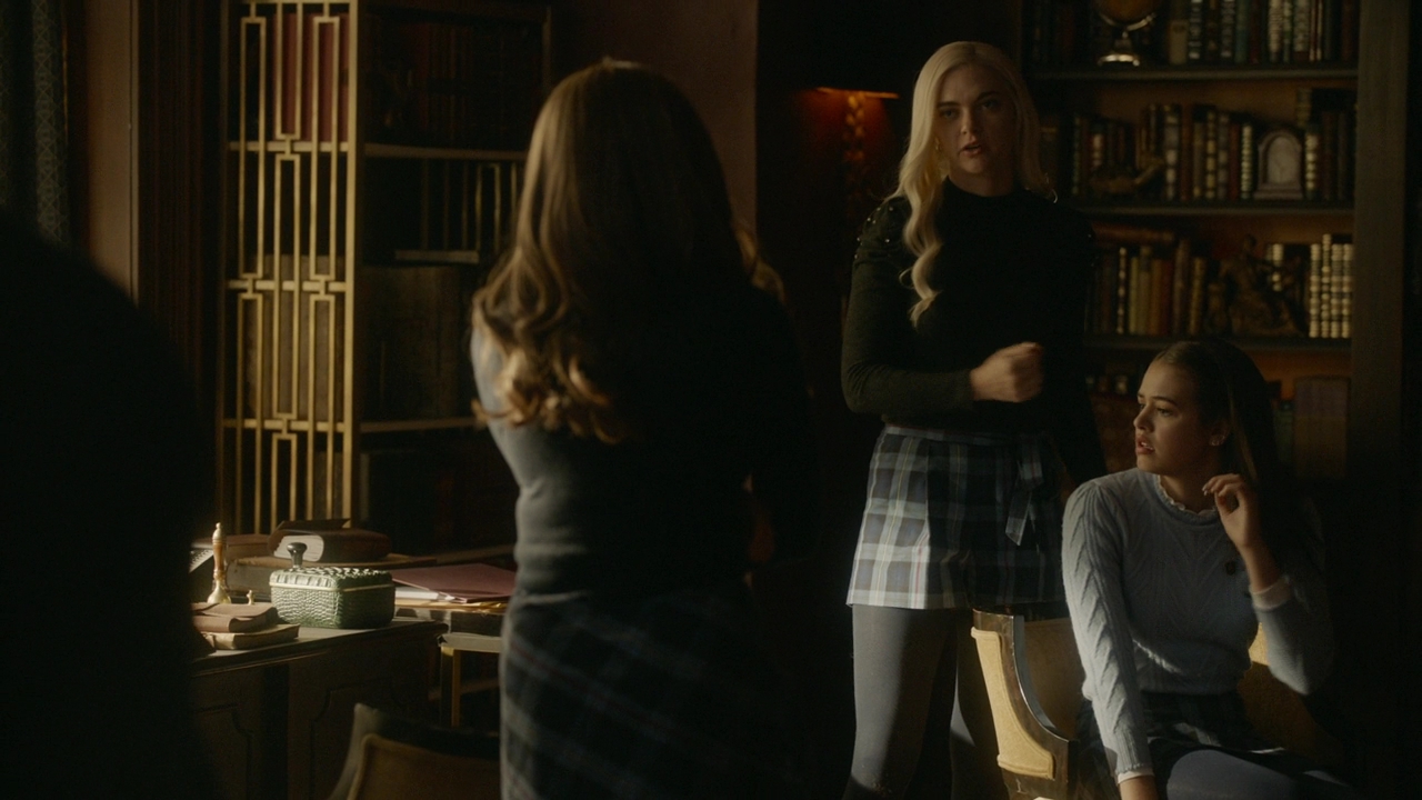 VampireDiariesWorld-dot-nl_Legacies2x10ThisisWhyWeDontEntrustPlanstoMuppetBabies1413.jpg