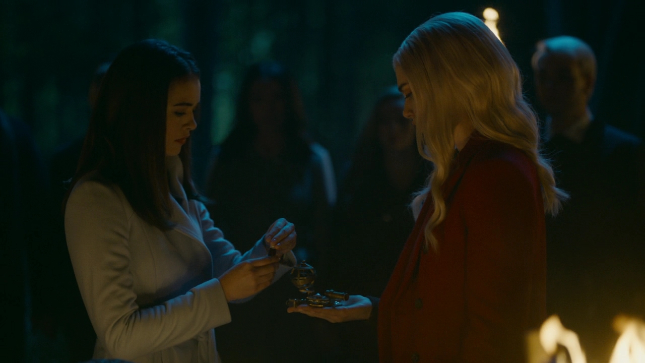 VampireDiariesWorld-dot-nl_Legacies2x10ThisisWhyWeDontEntrustPlanstoMuppetBabies1901.jpg