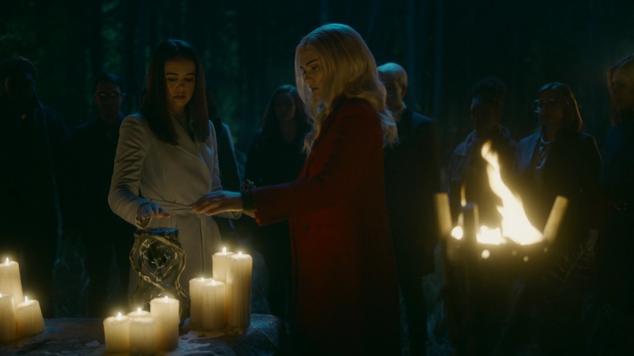 VampireDiariesWorld-dot-nl_Legacies2x10ThisisWhyWeDontEntrustPlanstoMuppetBabies1910.jpg