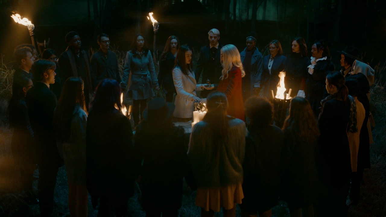 VampireDiariesWorld-dot-nl_Legacies2x10ThisisWhyWeDontEntrustPlanstoMuppetBabies1918.jpg