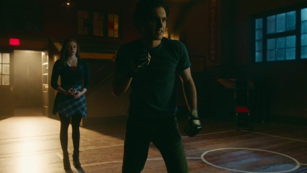 VampireDiariesWorld-dot-nl_Legacies2x10ThisisWhyWeDontEntrustPlanstoMuppetBabies1966.jpg