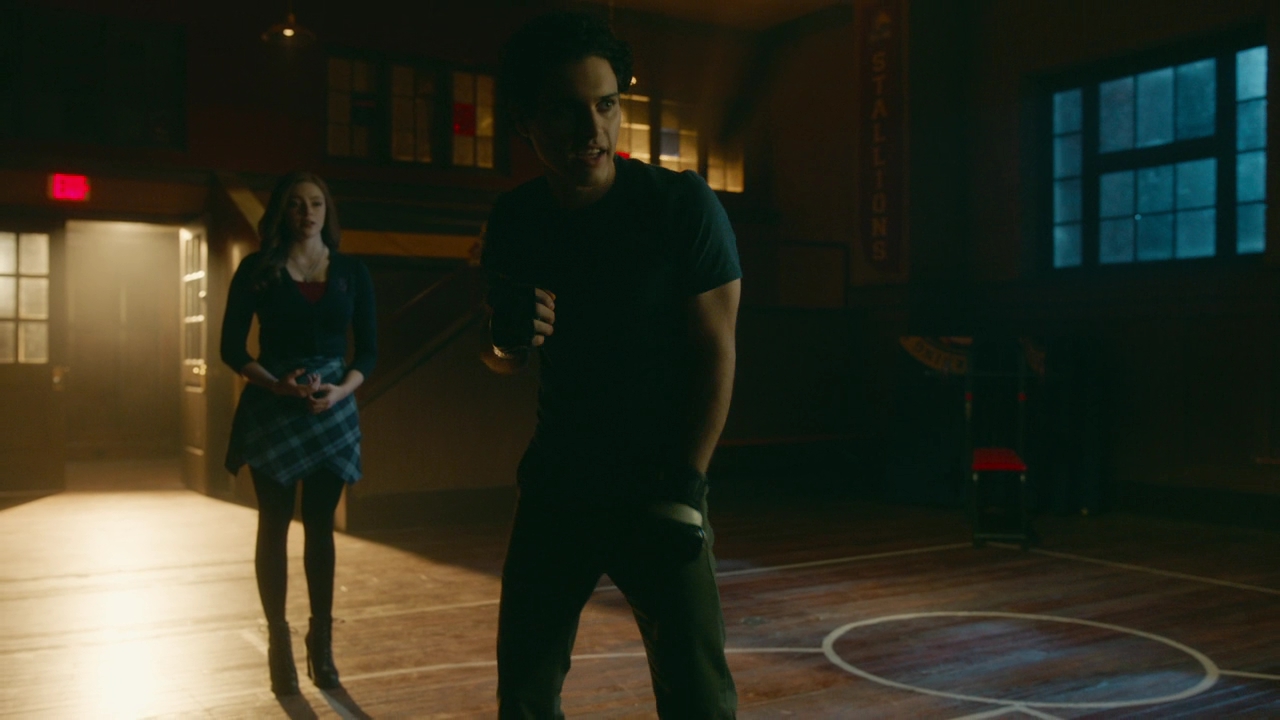 VampireDiariesWorld-dot-nl_Legacies2x10ThisisWhyWeDontEntrustPlanstoMuppetBabies1969.jpg