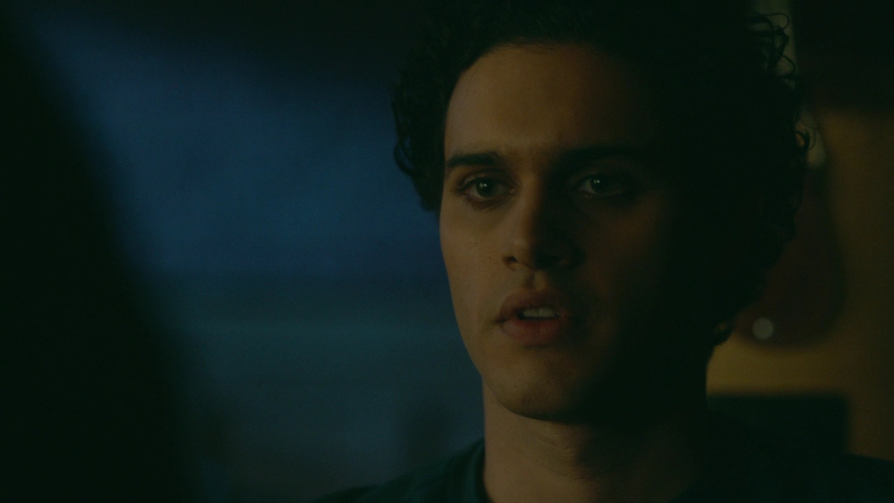 VampireDiariesWorld-dot-nl_Legacies2x10ThisisWhyWeDontEntrustPlanstoMuppetBabies1989.jpg