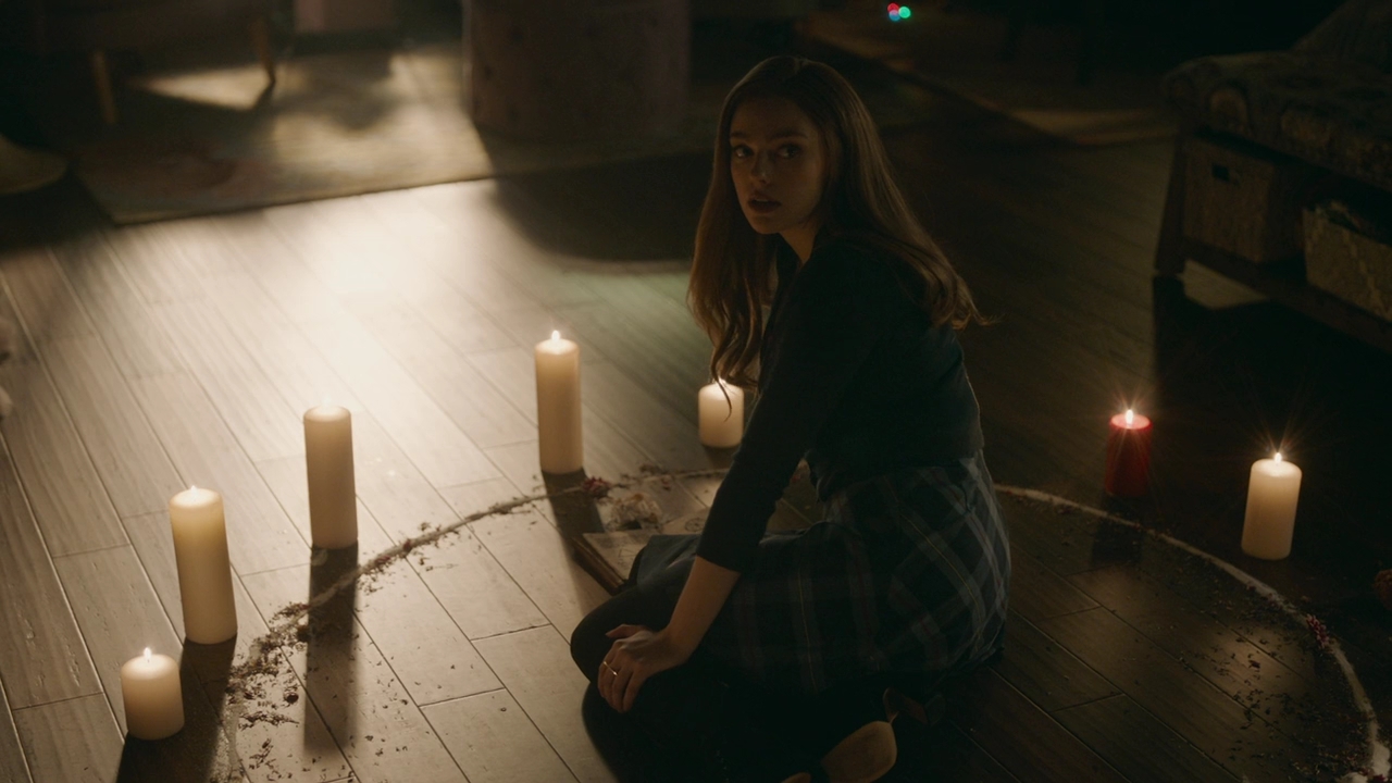 VampireDiariesWorld-dot-nl-Legacies2x13YouCantSaveThemAll1121.jpg