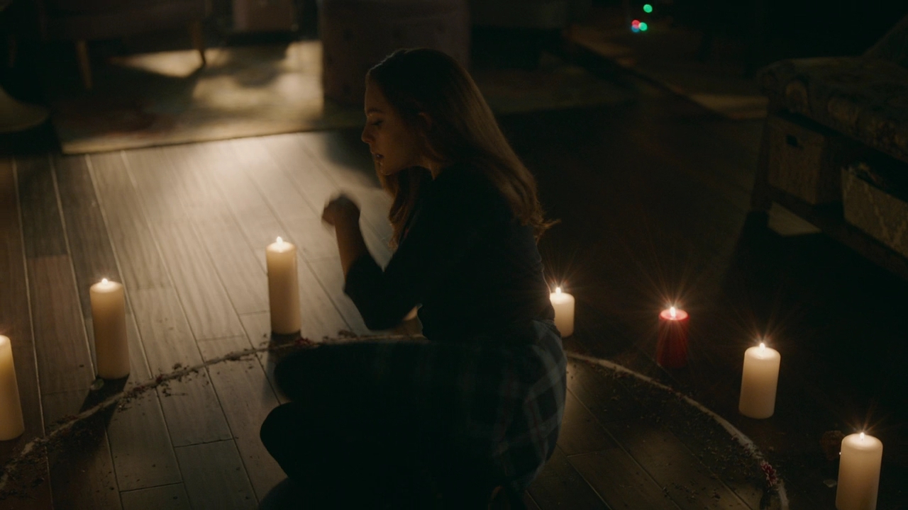VampireDiariesWorld-dot-nl-Legacies2x13YouCantSaveThemAll1127.jpg