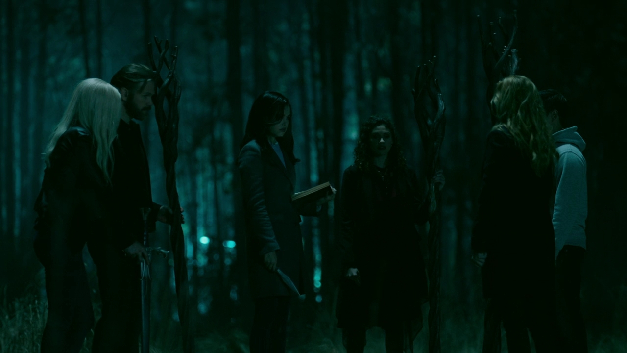 VampireDiariesWorld-dot-nl-Legacies2x13YouCantSaveThemAll1422.jpg