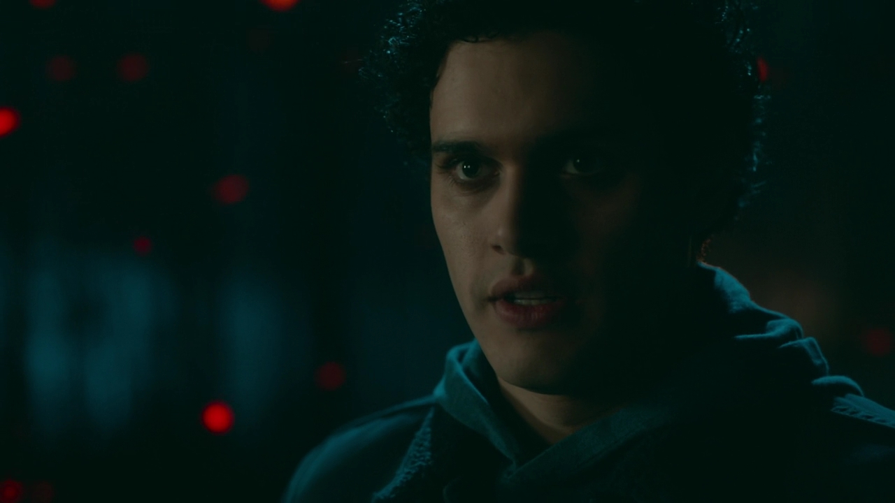 VampireDiariesWorld-dot-nl-Legacies2x13YouCantSaveThemAll1941.jpg