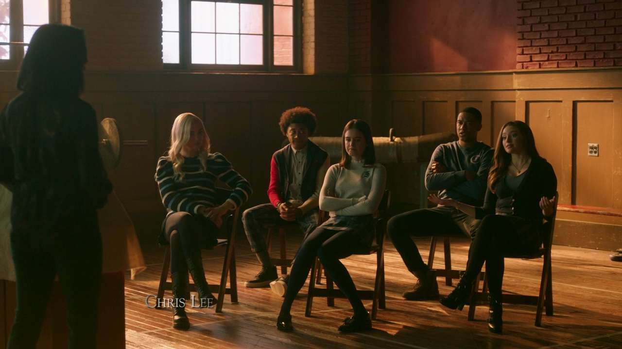 VampireDiariesWorld-dot-nl-Legacies2x14TheresaPlaceWheretheLostThingsGo0167.jpg