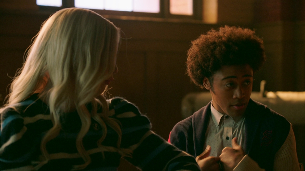 VampireDiariesWorld-dot-nl-Legacies2x14TheresaPlaceWheretheLostThingsGo0195.jpg