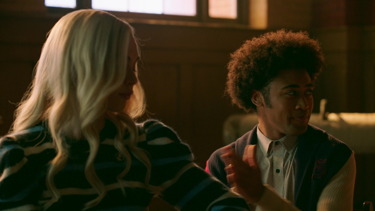 VampireDiariesWorld-dot-nl-Legacies2x14TheresaPlaceWheretheLostThingsGo0198.jpg