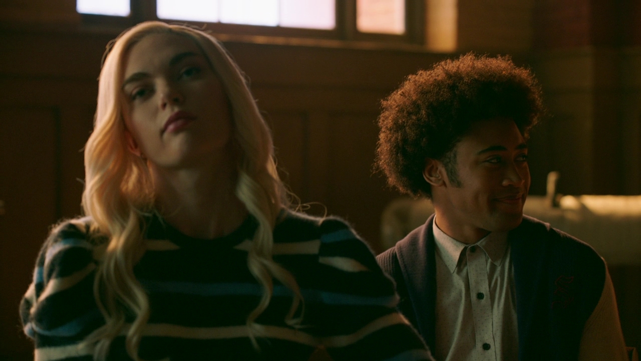 VampireDiariesWorld-dot-nl-Legacies2x14TheresaPlaceWheretheLostThingsGo0199.jpg