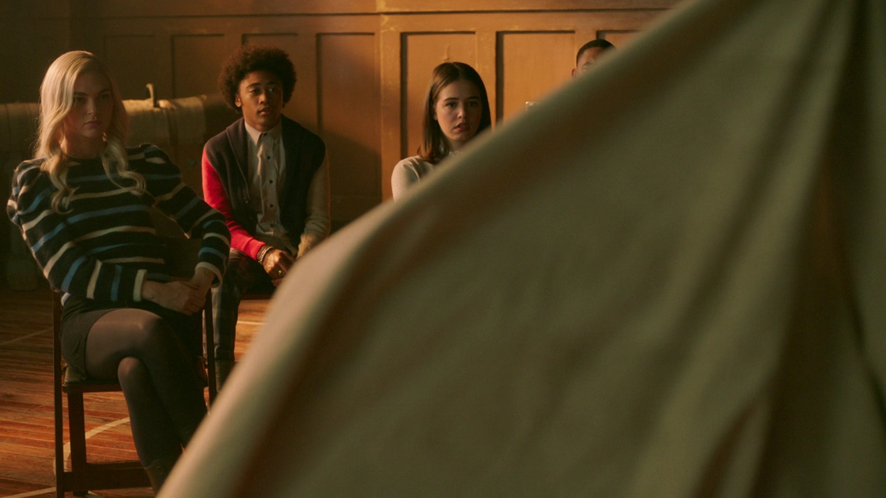VampireDiariesWorld-dot-nl-Legacies2x14TheresaPlaceWheretheLostThingsGo0208.jpg