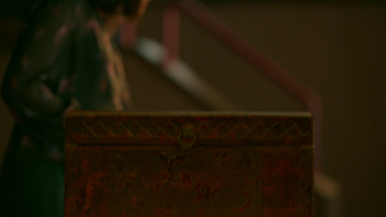 VampireDiariesWorld-dot-nl-Legacies2x14TheresaPlaceWheretheLostThingsGo0214.jpg