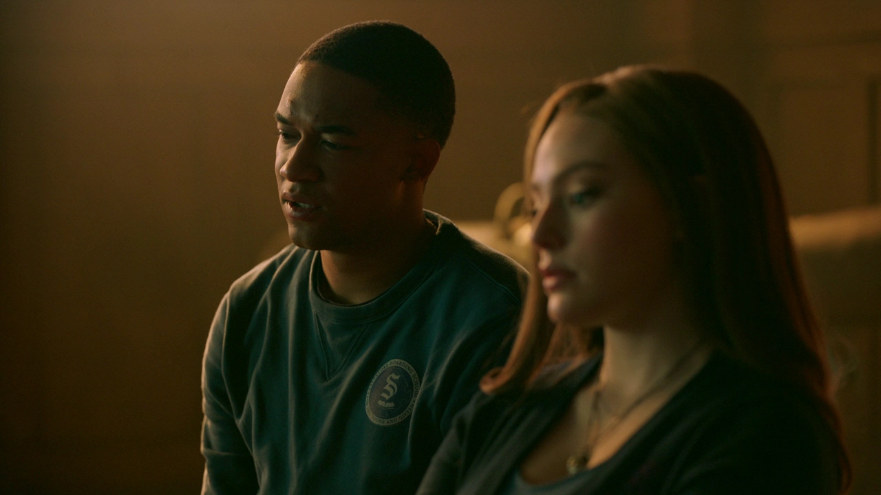 VampireDiariesWorld-dot-nl-Legacies2x14TheresaPlaceWheretheLostThingsGo0216.jpg