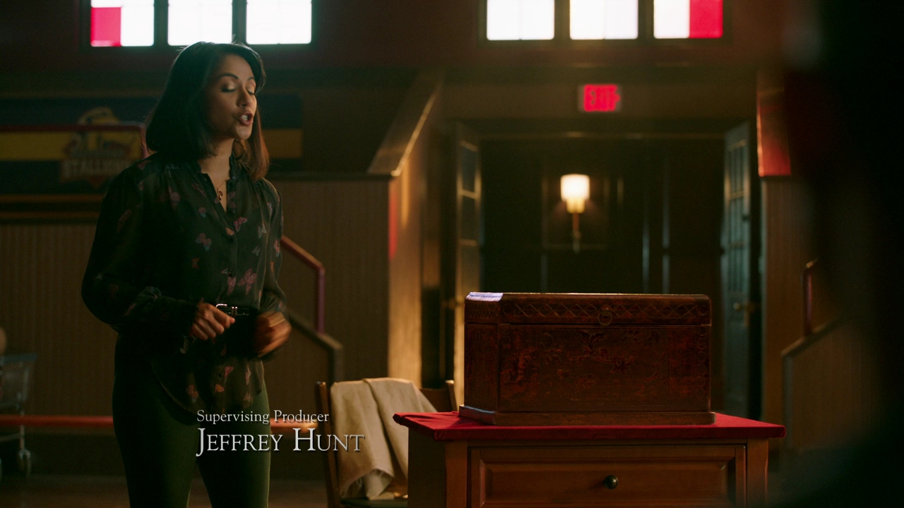 VampireDiariesWorld-dot-nl-Legacies2x14TheresaPlaceWheretheLostThingsGo0221.jpg
