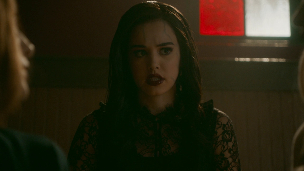 VampireDiariesWorld-dot-nl-Legacies2x15LifeWasSoMuchEasierWhenIOnlyCaredAboutMyself0388.jpg