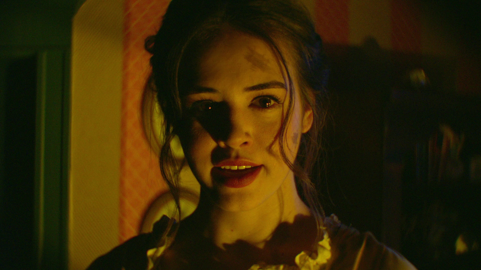 VampireDiariesWorld-dot-nl-Legacies2x16FacingDarknessIsKindaMyThing2032.jpg VampireDiariesWorld-dot-nl-Legacies2x16FacingDarknessIsKindaMyThing2032.jpg