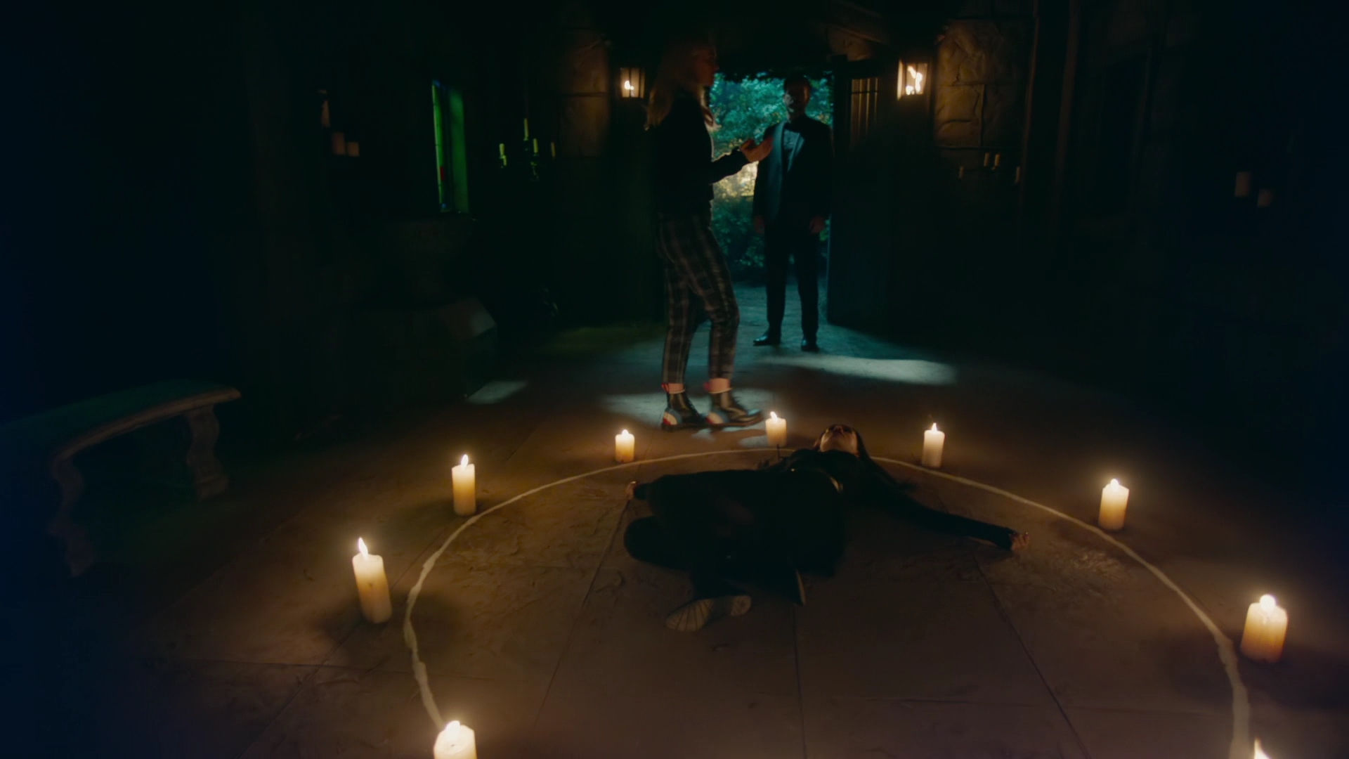 VampireDiariesWorld-dot-nl-Legacies2x16FacingDarknessIsKindaMyThing2099.jpg VampireDiariesWorld-dot-nl-Legacies2x16FacingDarknessIsKindaMyThing2099.jpg