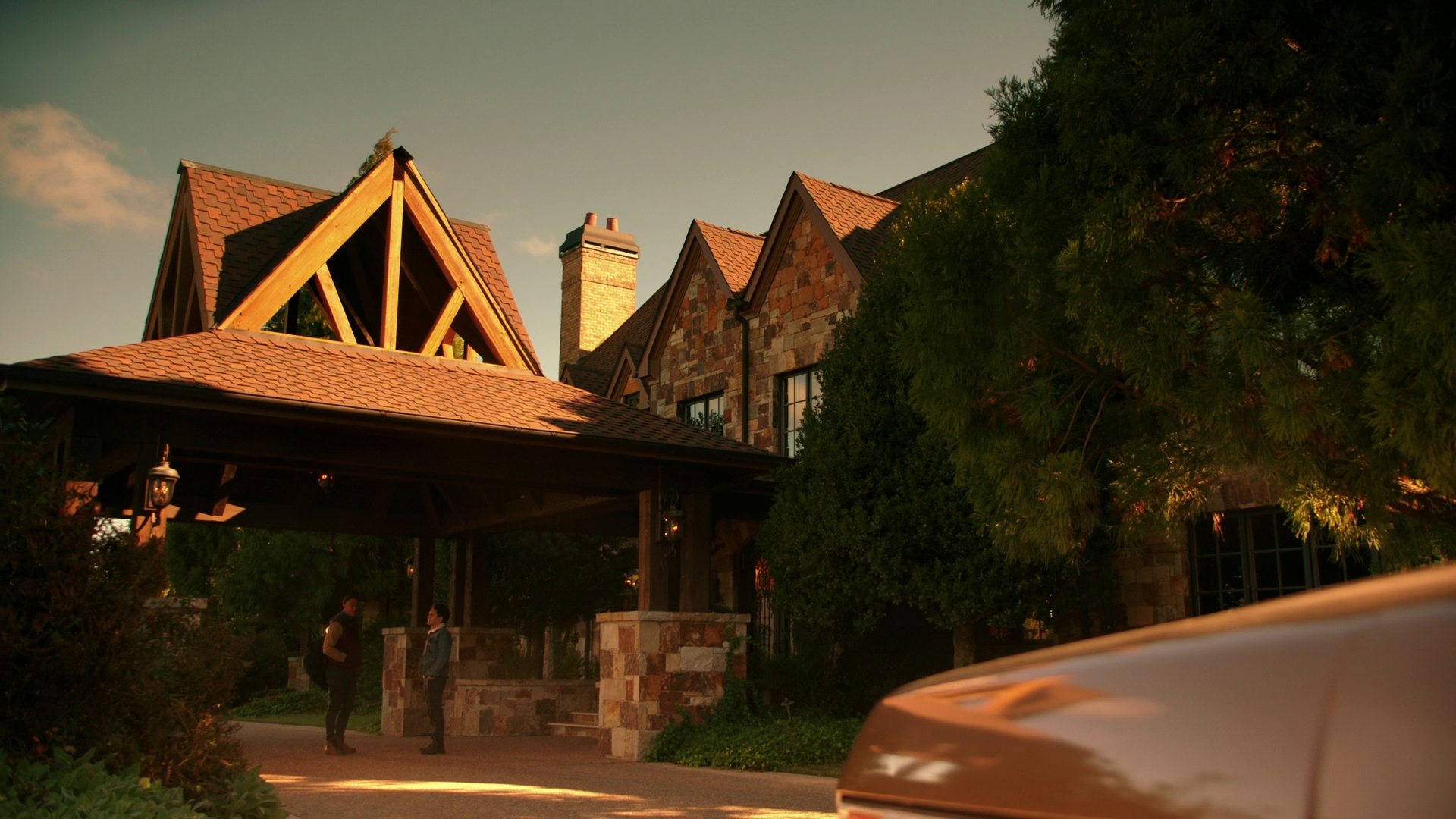 VampireDiariesWorld-dot-nl_Legacies3x02GoodbyesSureDoSuck1971.jpg