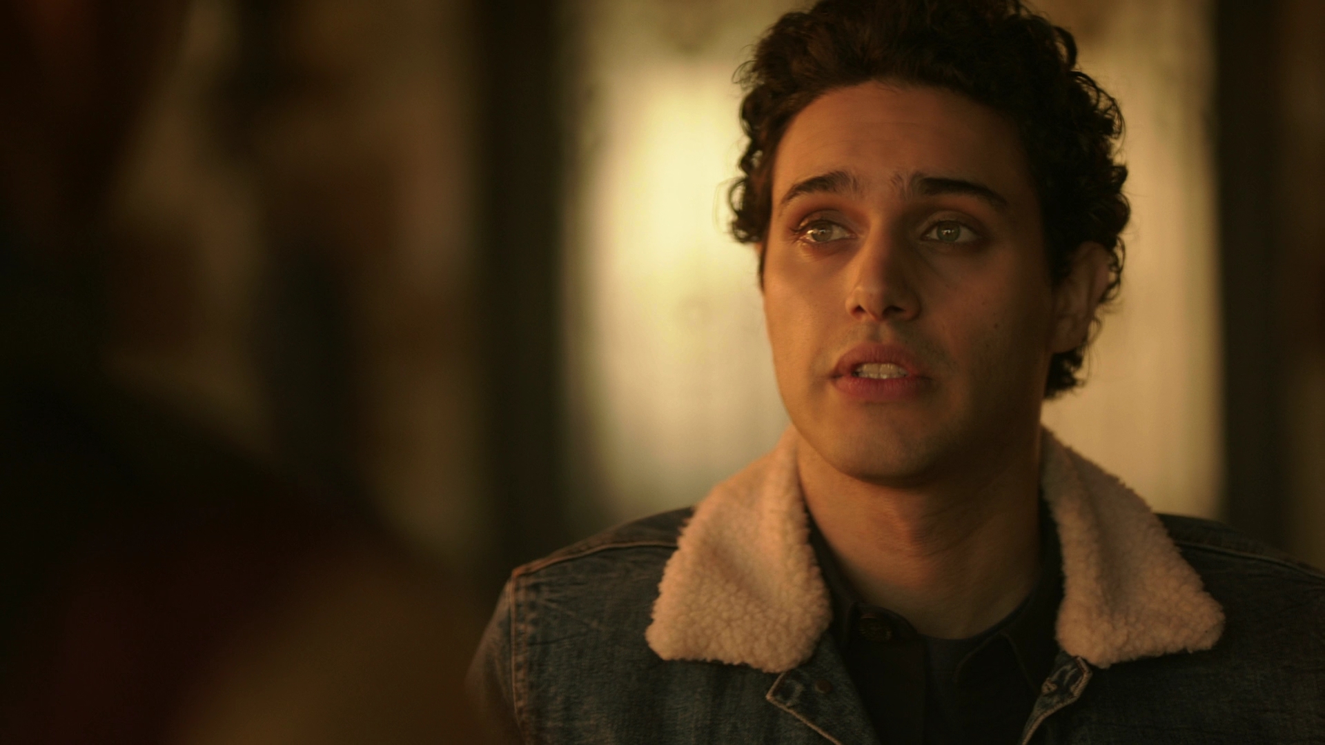 VampireDiariesWorld-dot-nl_Legacies3x02GoodbyesSureDoSuck2013.jpg