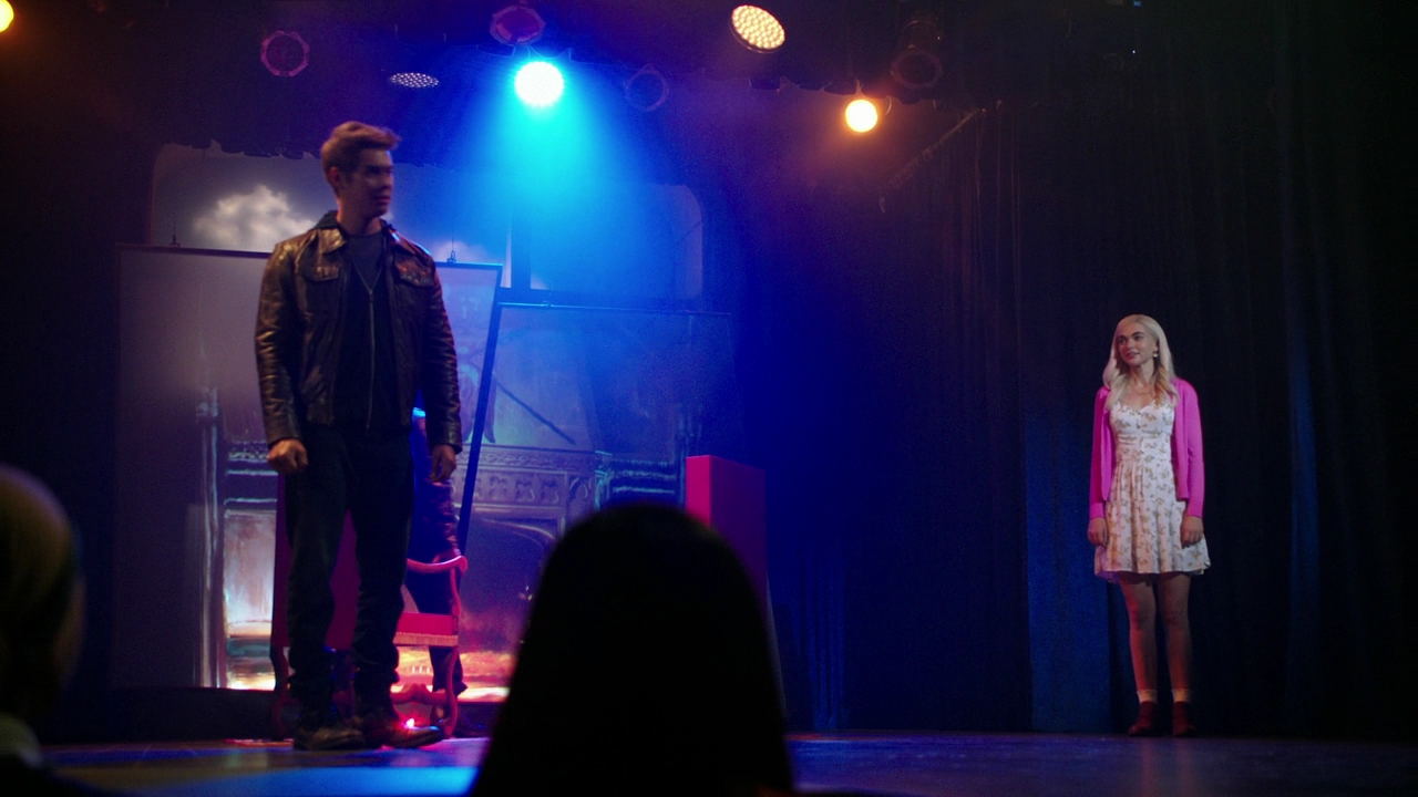VampireDiariesWorld-dot-nl_Legacies3x03SalvatoreTheMusical1803.jpg