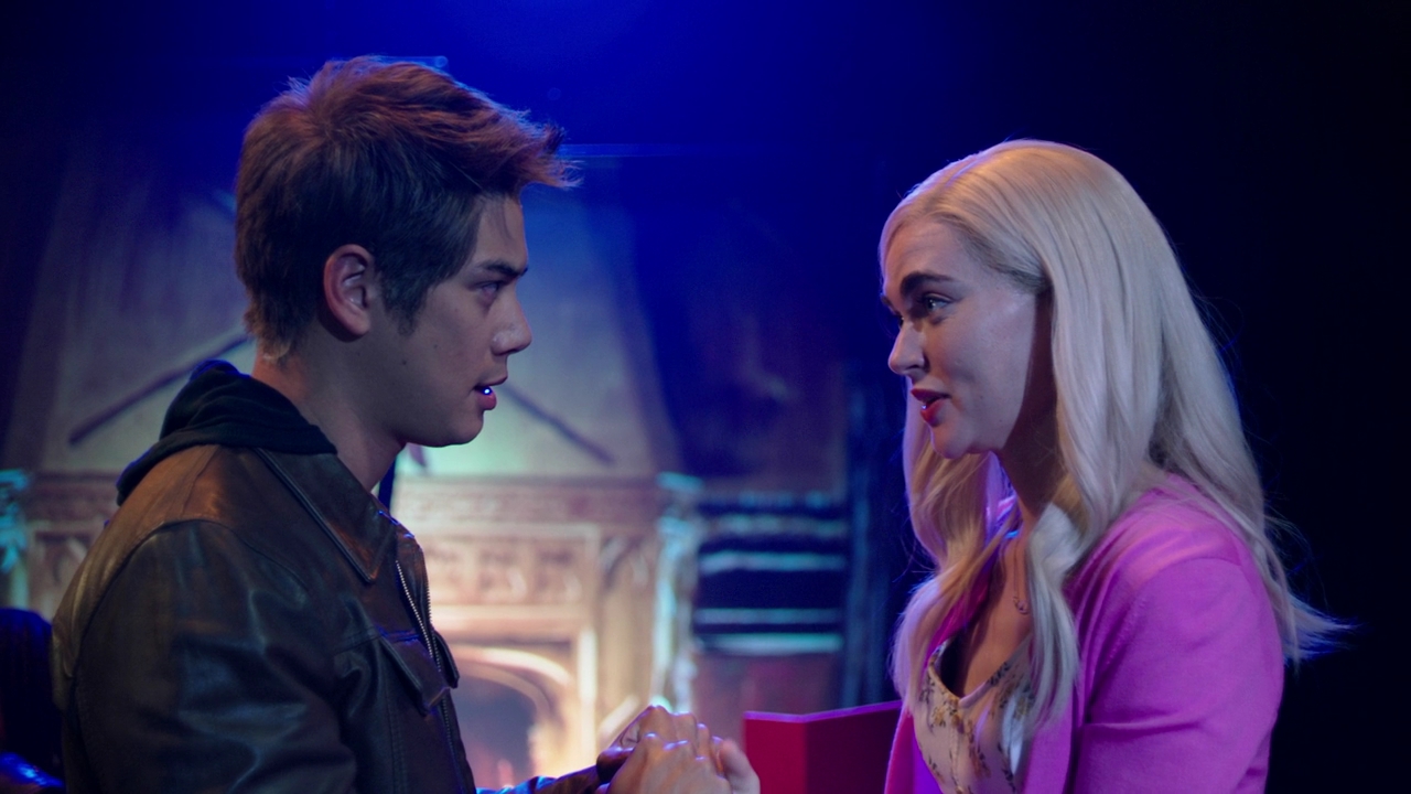 VampireDiariesWorld-dot-nl_Legacies3x03SalvatoreTheMusical1816.jpg