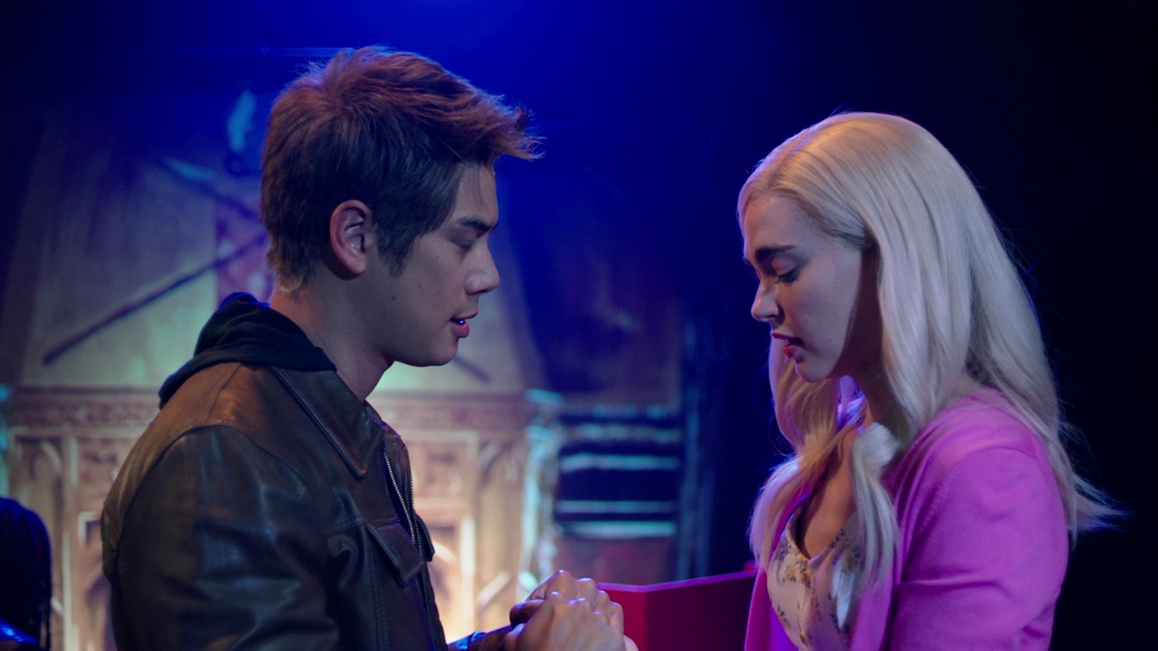 VampireDiariesWorld-dot-nl_Legacies3x03SalvatoreTheMusical1818.jpg